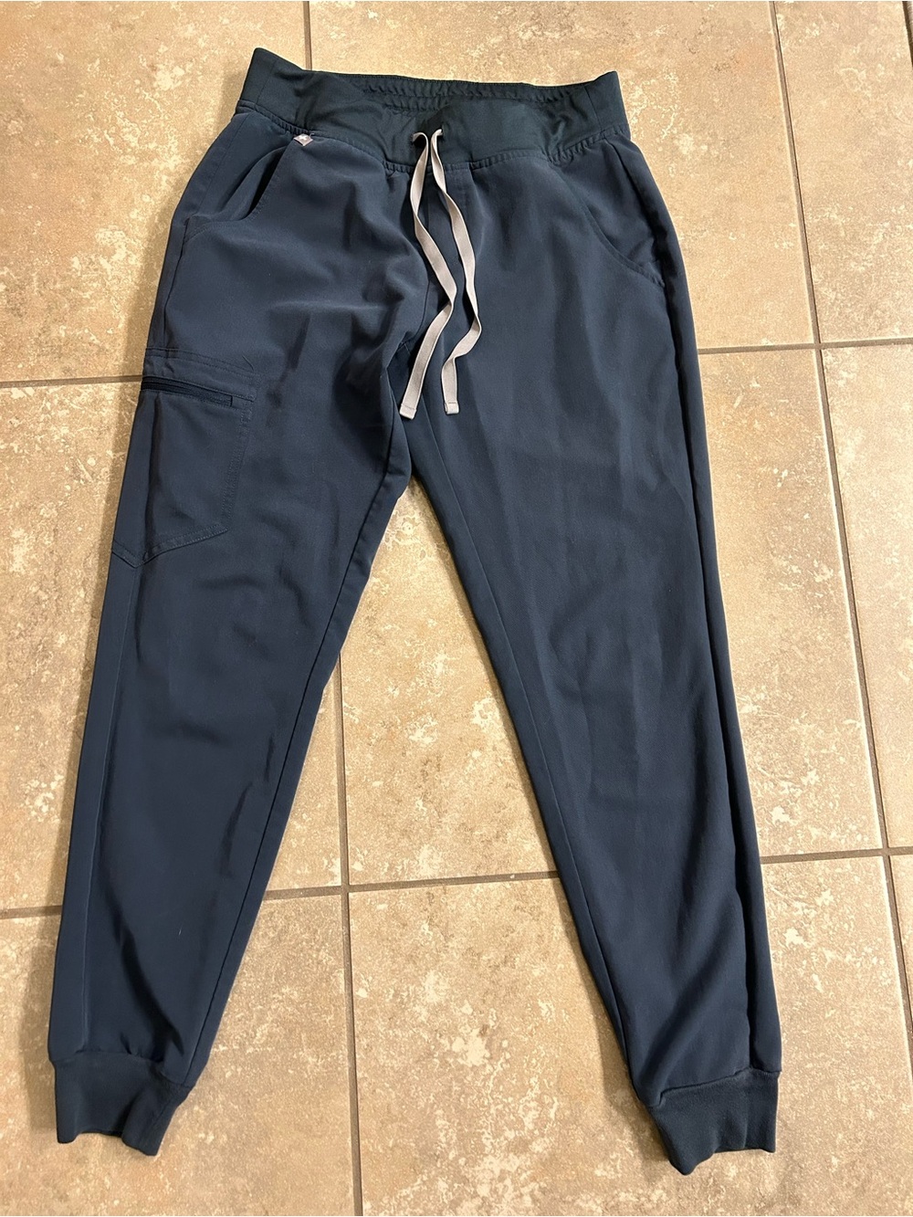 Figs women’s Zamora Joggers Dark Harbor size S (A)